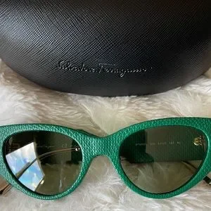 Salvatore Ferragamo | Accessories | New Ferragamo Runway  display picture 1